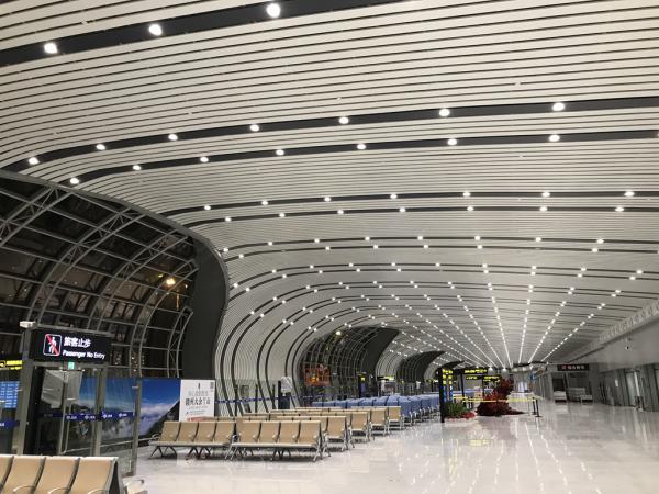 赣州黄金机场改扩建项目T2航站楼装修及幕墙工程
